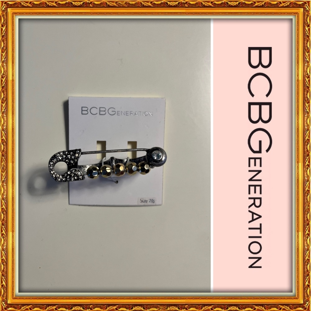 NWT | BCBGeneration Y2K Double Finger Statement Ring!!
